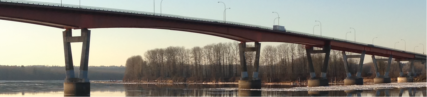 The bridge over the Fraser River looking north towards Mission